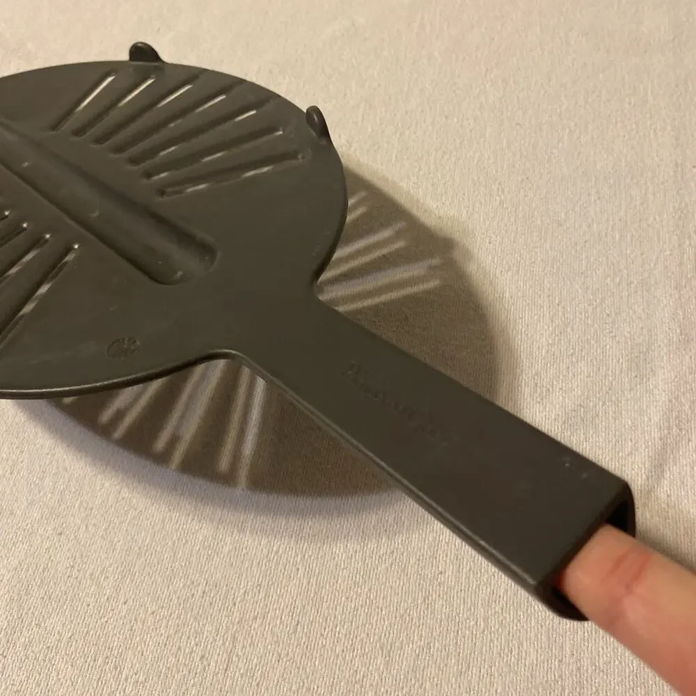 The Pampered Chef Food Strainer #2406 Gray Nylon Flat Pan Pot Drainer 16